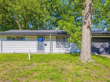5910 N Park Avenue, Gladstone, MO 64118