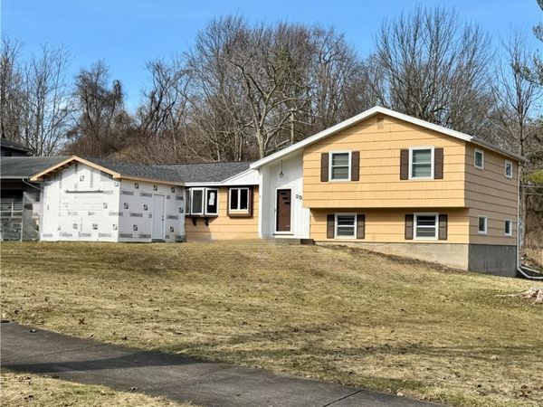 257 Cranbrooke Dr, Rochester, NY 14622