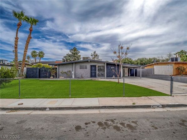 1945 La Brisa Avenue , Las Vegas, NV 89169