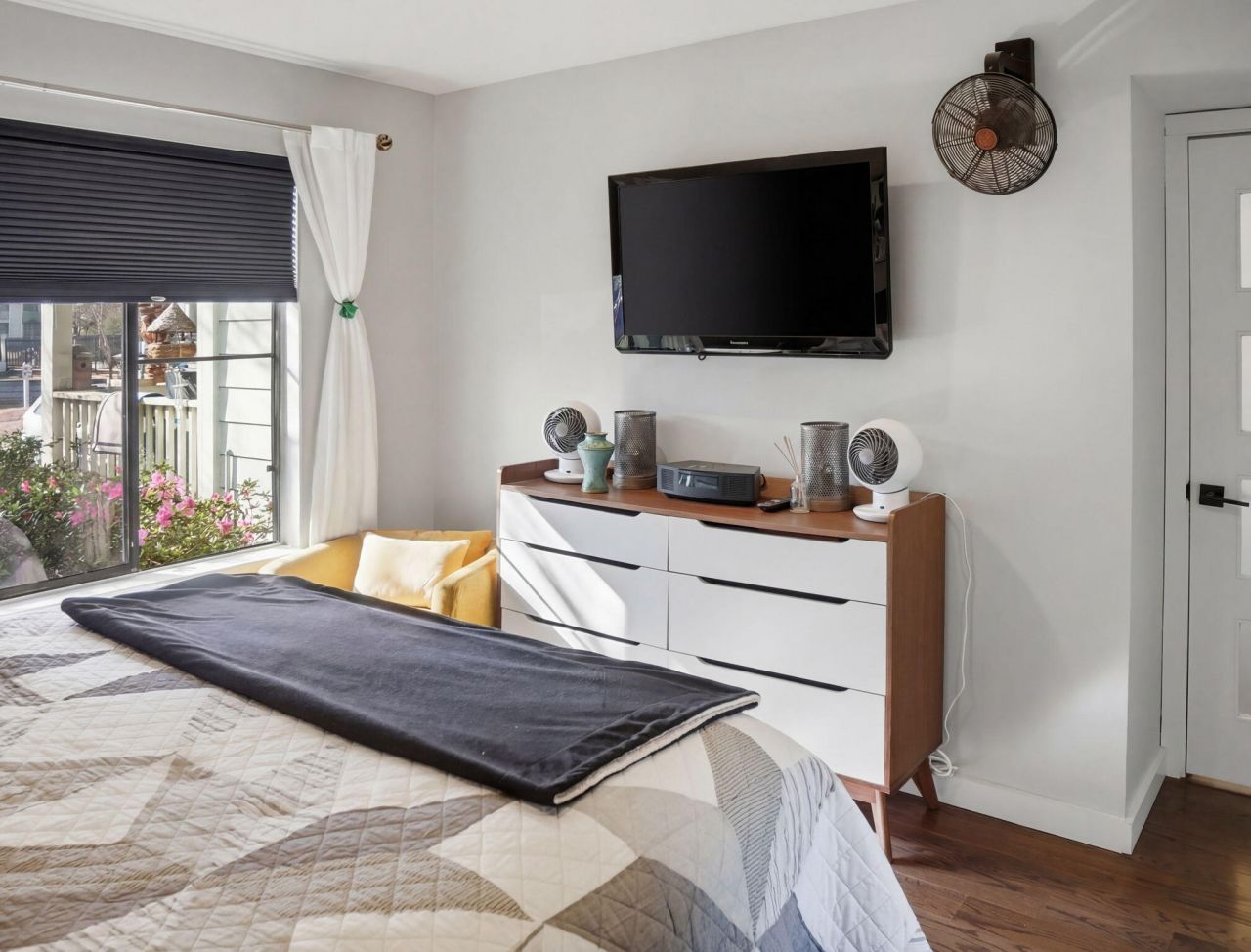 1481 Center Street Photo 11