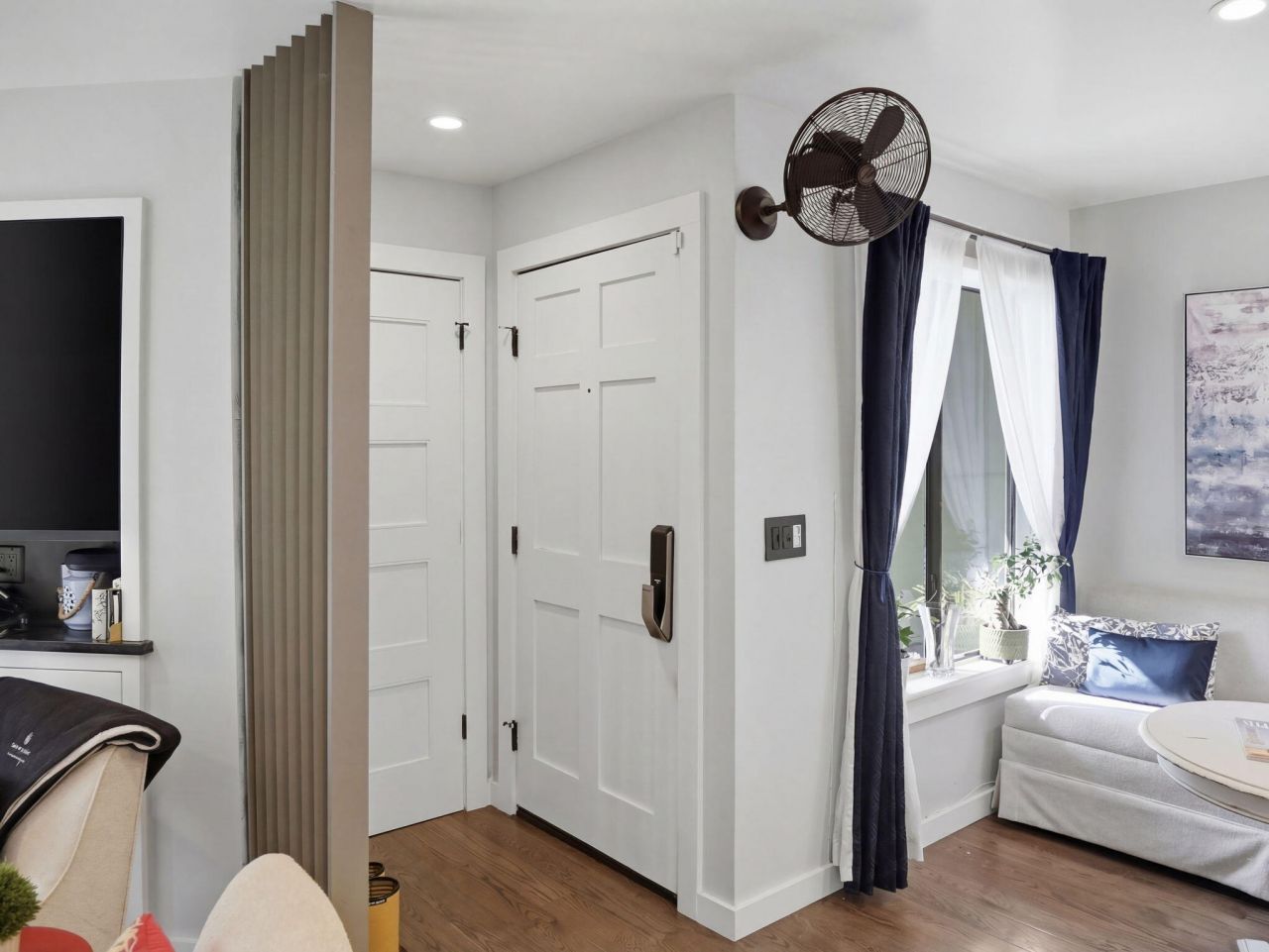 1481 Center Street Photo 4