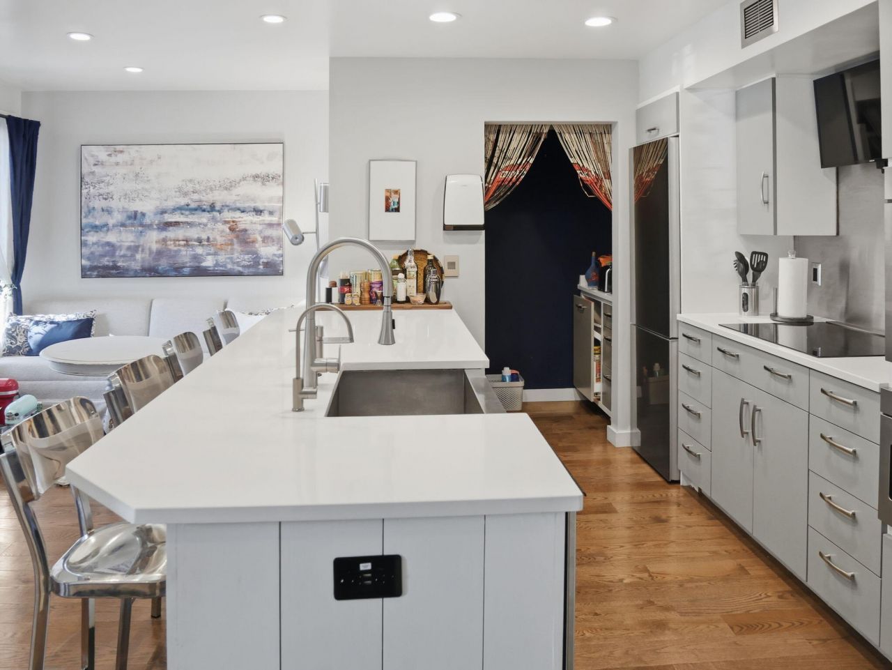 1481 Center Street Photo 7