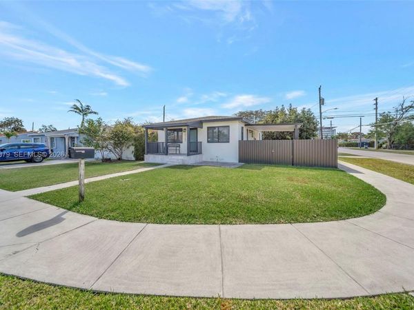 7470 SW 37th St , Miami, FL 33155