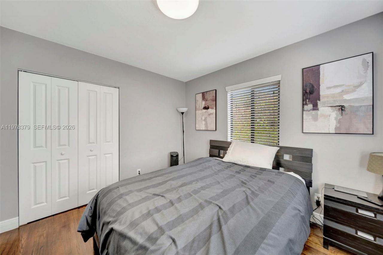 7470 SW 37th St , Miami, FL 33155 Photo