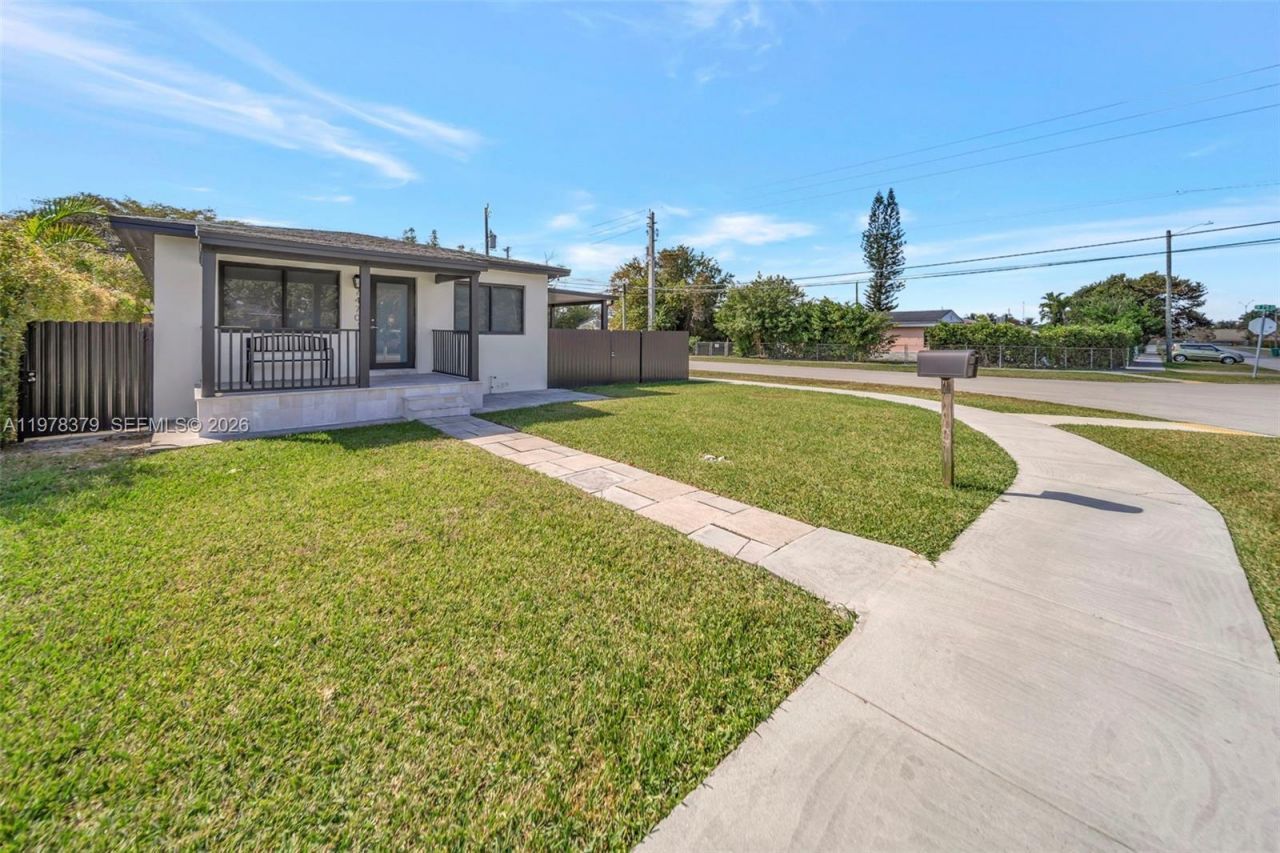 7470 SW 37th St , Miami, FL 33155 Photo