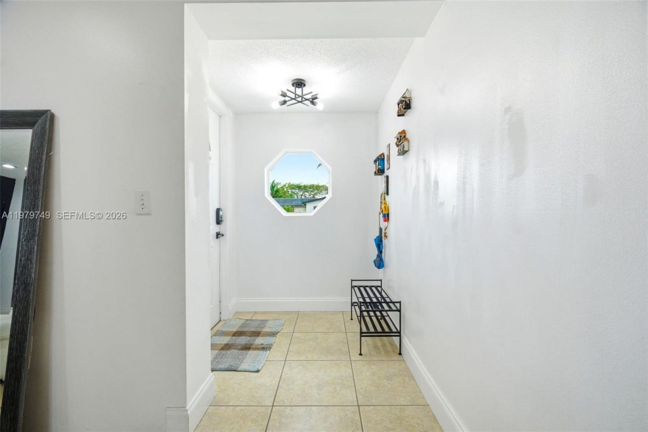 1185 NW 92nd Ave , Pembroke Pines, FL 33024 Photo