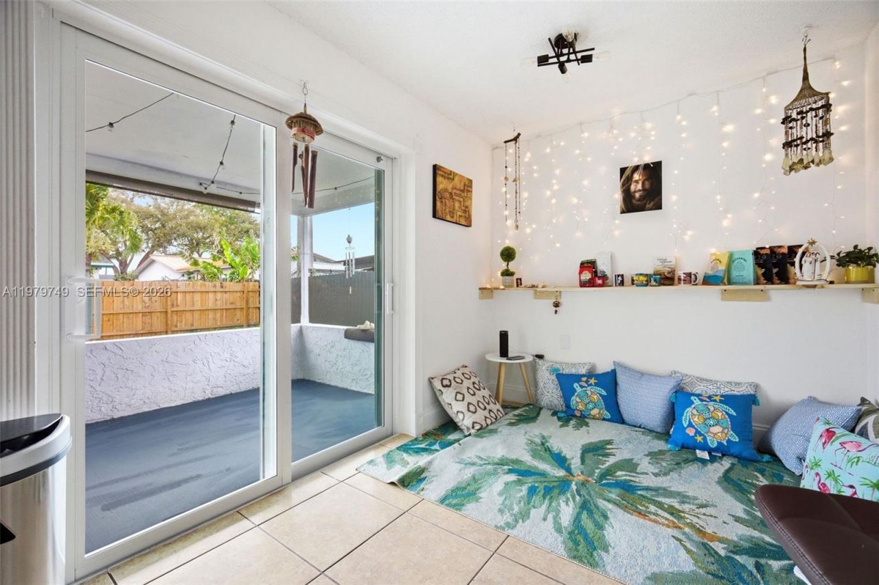 1185 NW 92nd Ave , Pembroke Pines, FL 33024 Photo