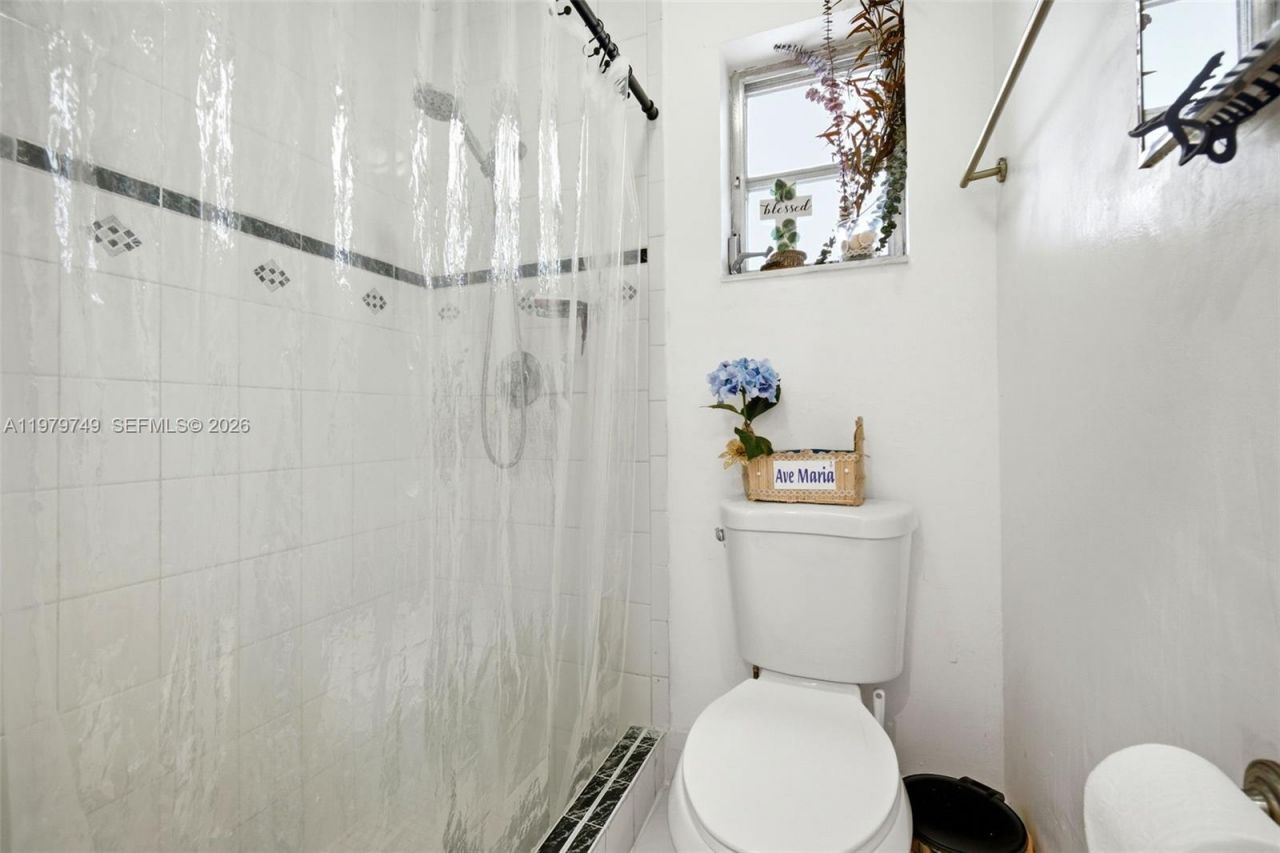 1185 NW 92nd Ave , Pembroke Pines, FL 33024 Photo