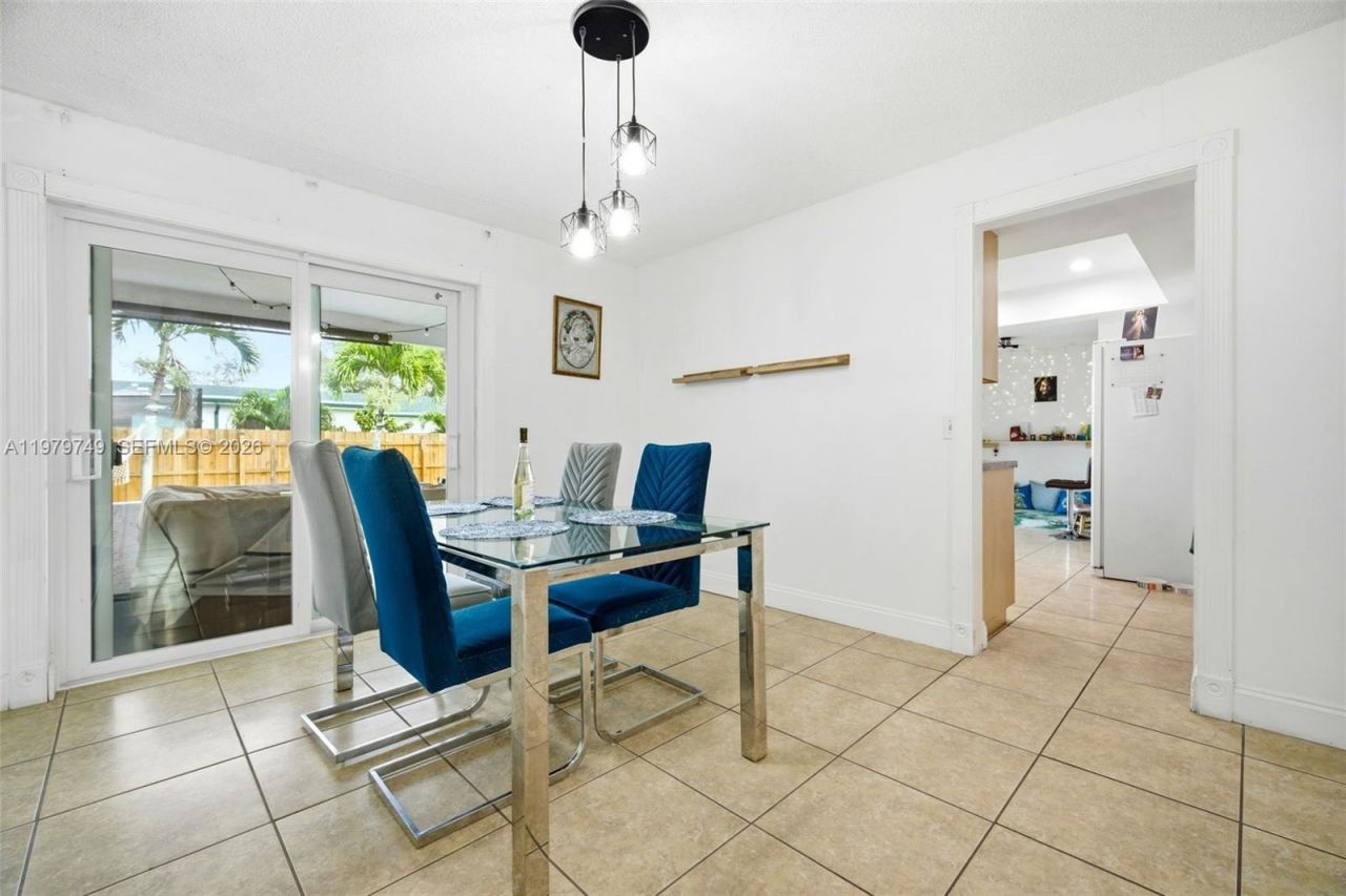 1185 NW 92nd Ave , Pembroke Pines, FL 33024 Photo