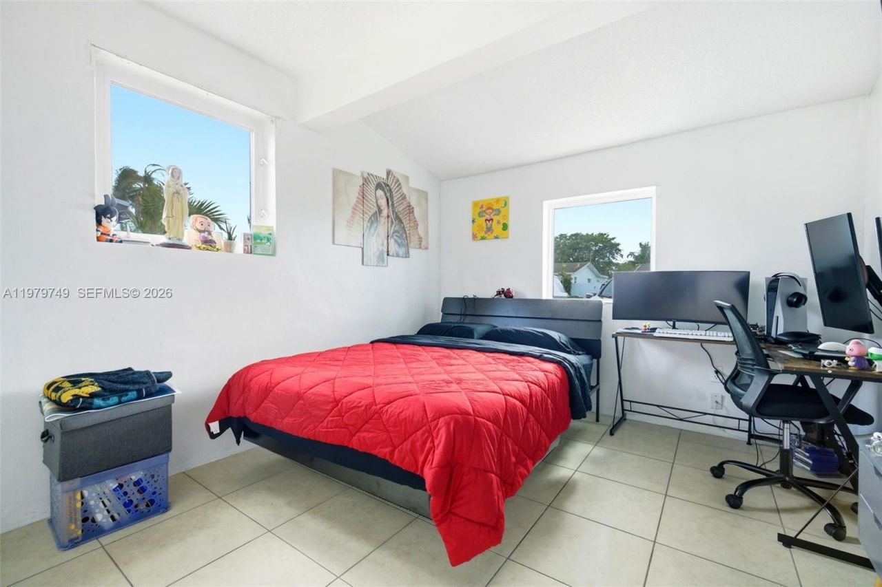 1185 NW 92nd Ave , Pembroke Pines, FL 33024 Photo