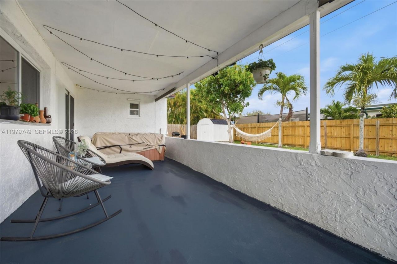 1185 NW 92nd Ave , Pembroke Pines, FL 33024 Photo