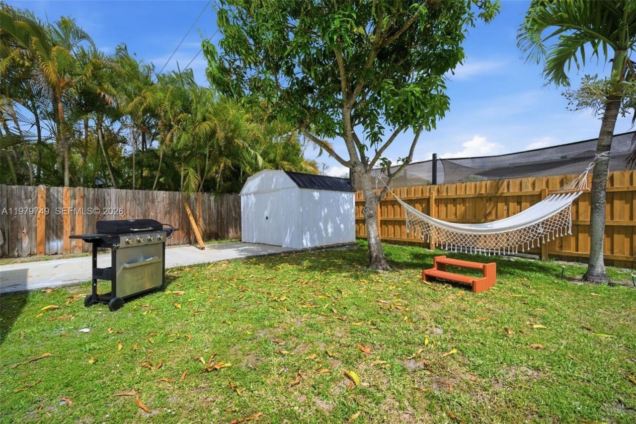 1185 NW 92nd Ave , Pembroke Pines, FL 33024 Photo