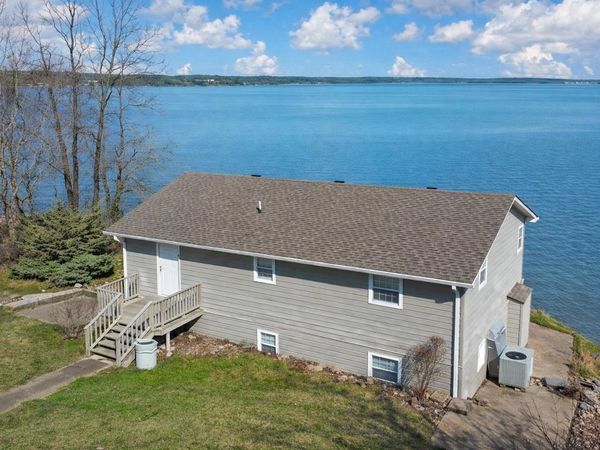700 Lakeshore Dr N, Muscle Shoals, AL 35661
