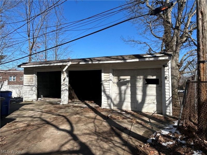 10518 Parkhurst Drive, Cleveland, OH 44111 Photo 38