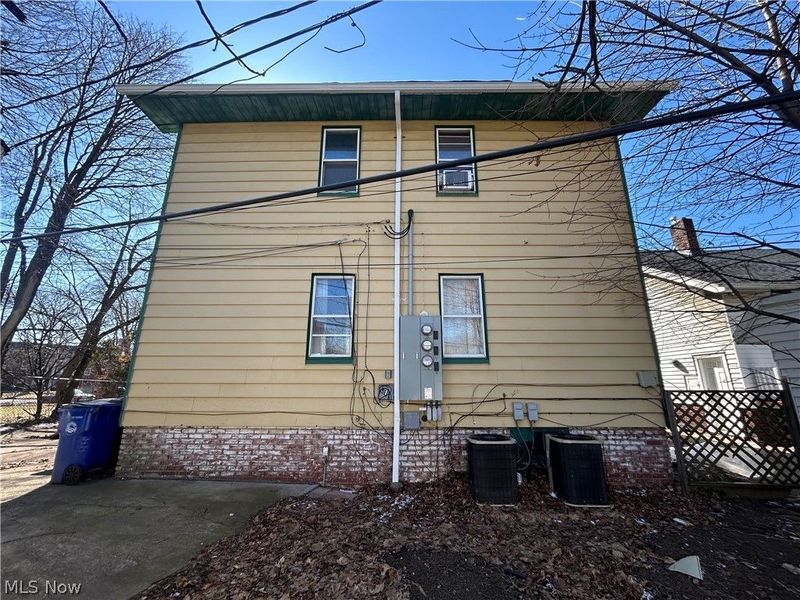 10518 Parkhurst Drive, Cleveland, OH 44111 Photo 39