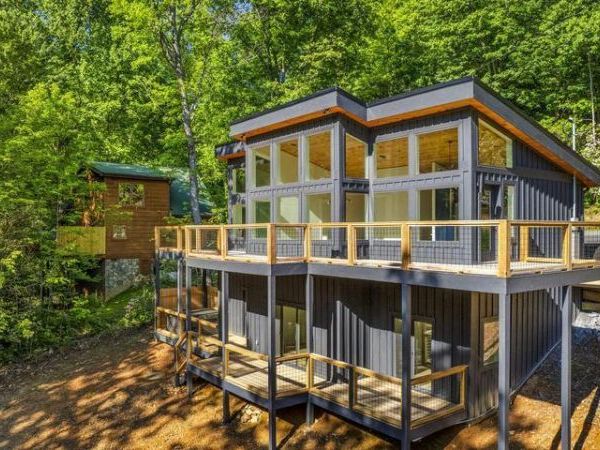 2257 Beach Front Drive, Sevierville, TN 37876