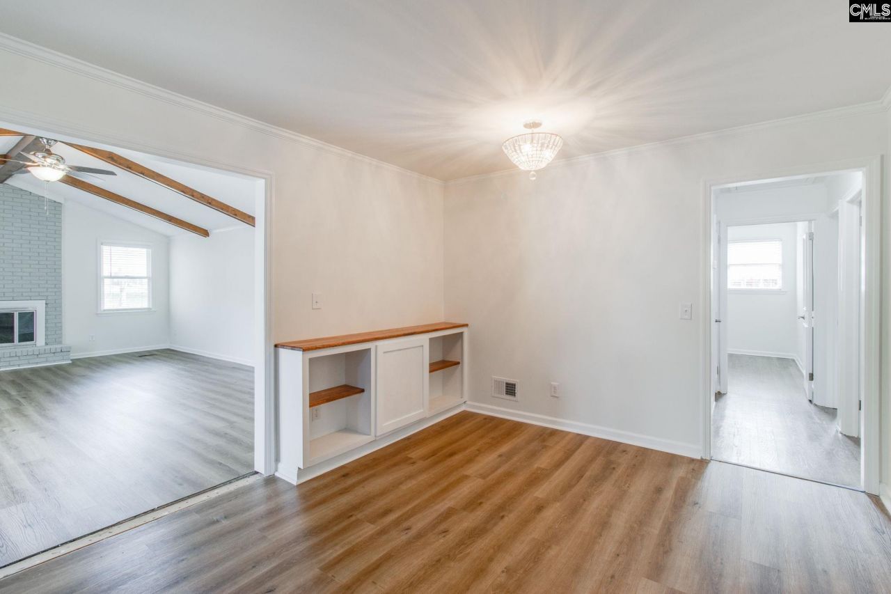 1919 Windsor Drive  Photo 10