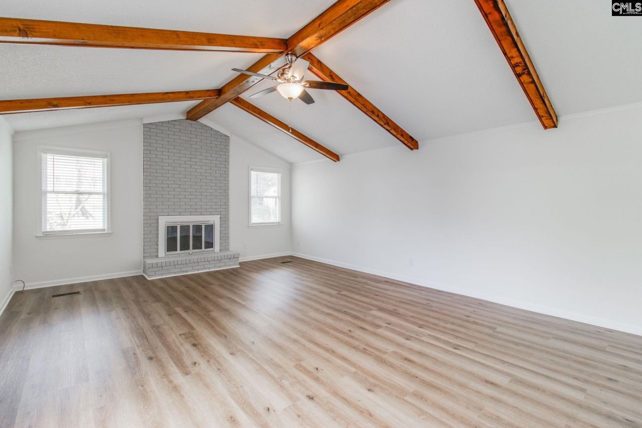 1919 Windsor Drive  Photo 11