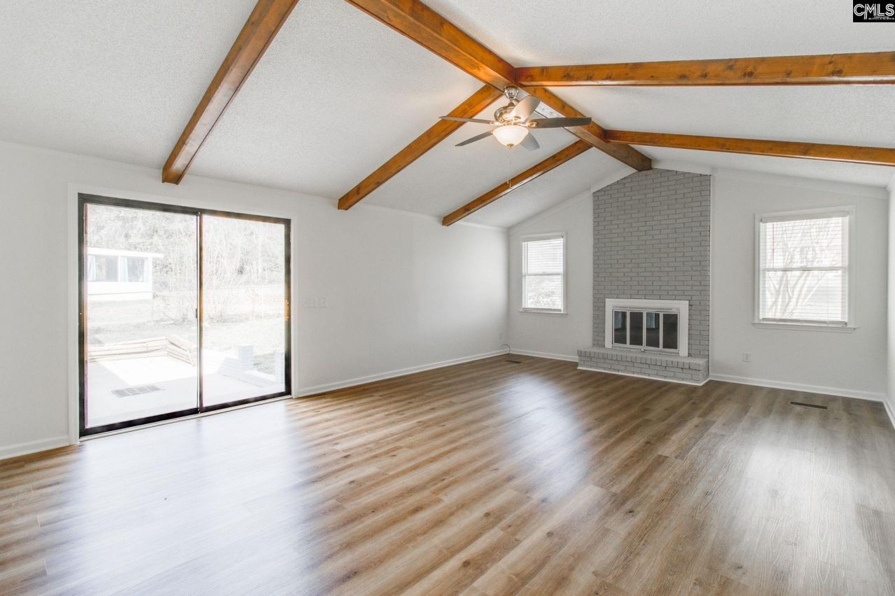 1919 Windsor Drive  Photo 12