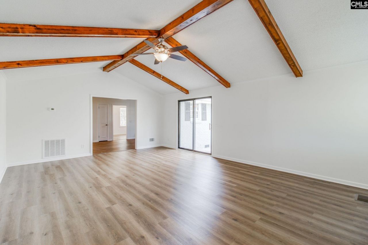 1919 Windsor Drive  Photo 13