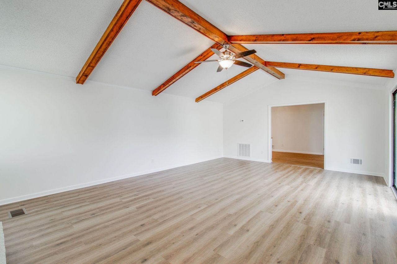 1919 Windsor Drive  Photo 14