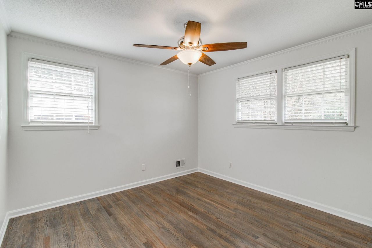 1919 Windsor Drive  Photo 15