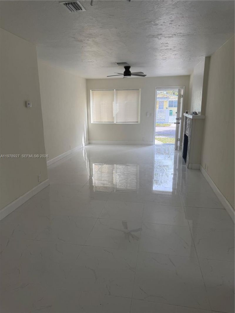 911 NW 45th St, Miami, FL 33127 Photo