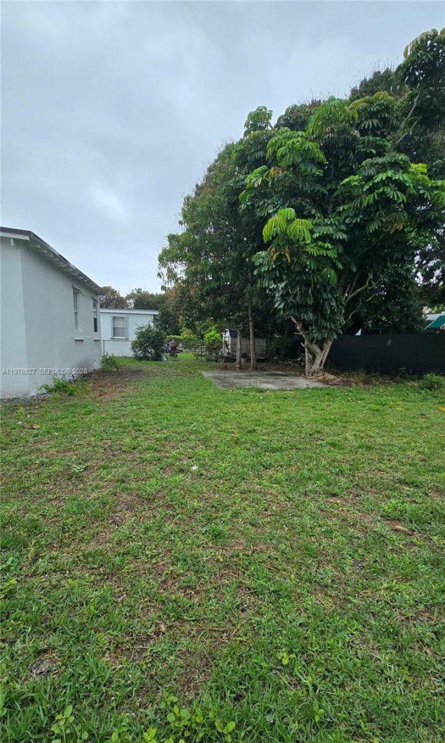 911 NW 45th St, Miami, FL 33127 Photo