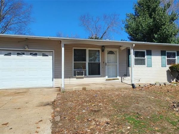 12371 Pinta Drive , St Louis, MO 63138