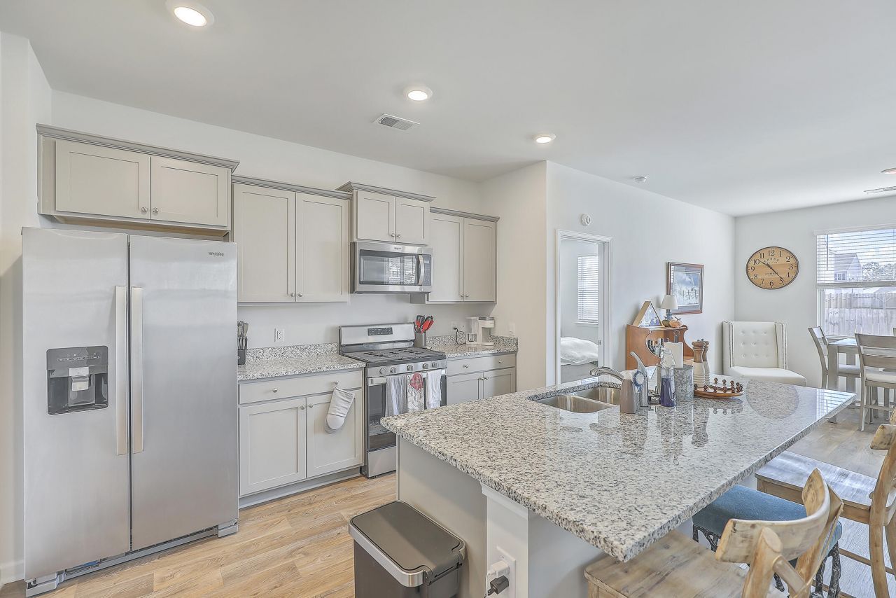 124 Lagoona Drive Photo 4