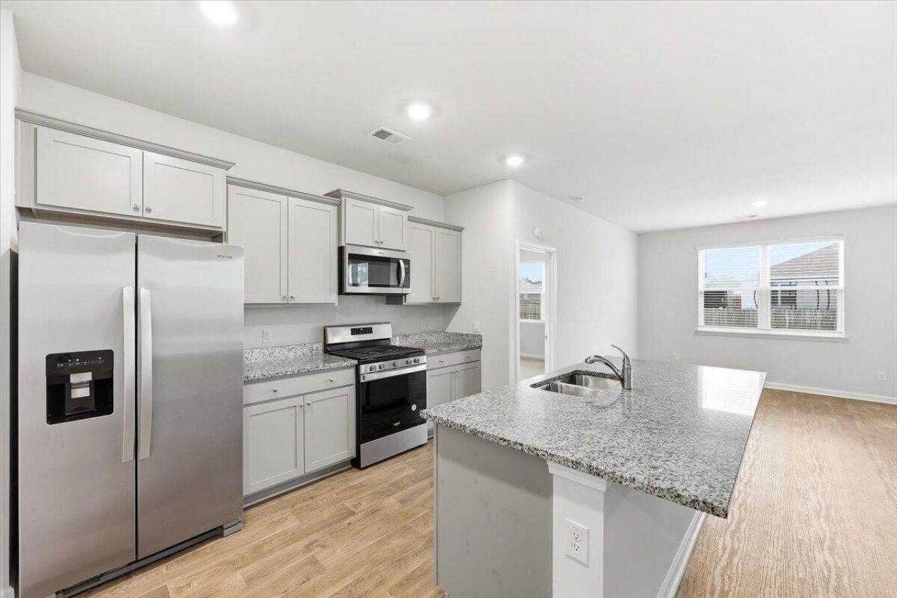 124 Lagoona Drive Photo 4