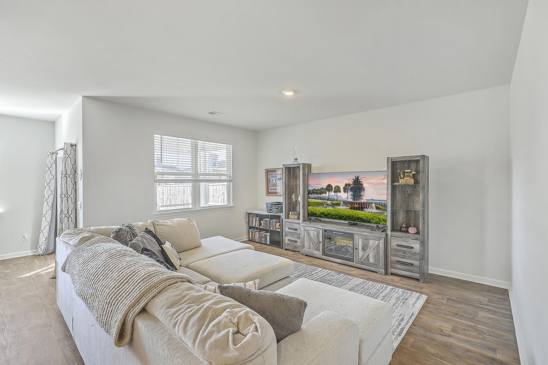 124 Lagoona Drive Photo 6