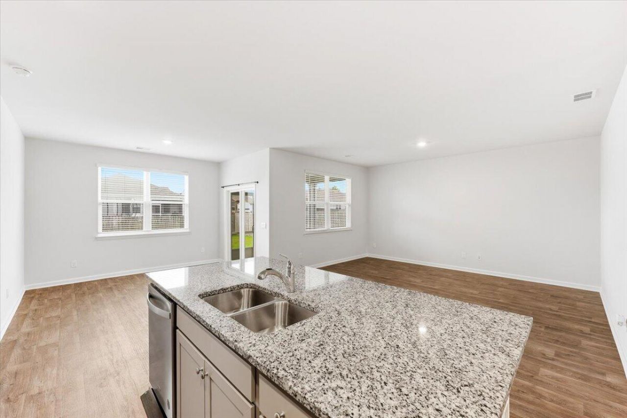 124 Lagoona Drive Photo 8