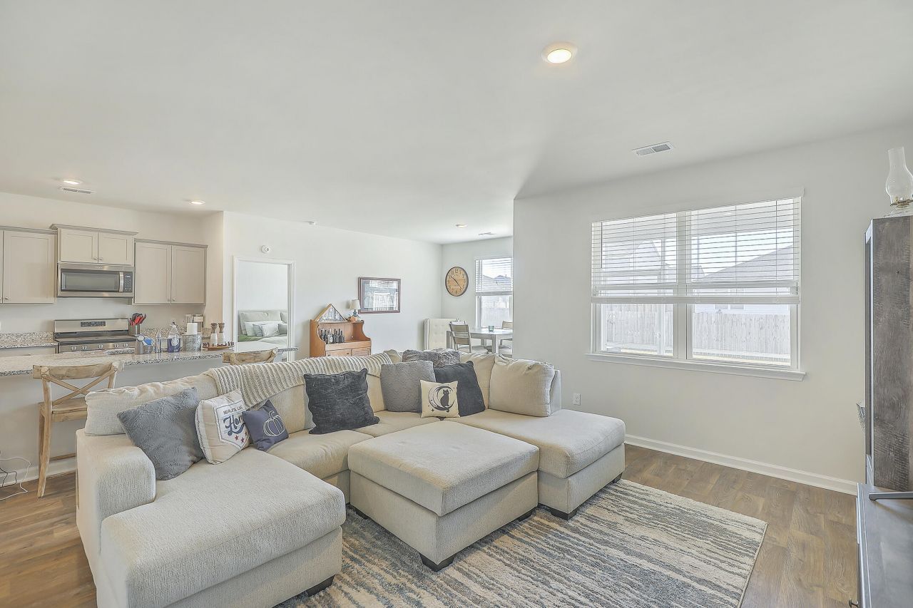 124 Lagoona Drive Photo 9