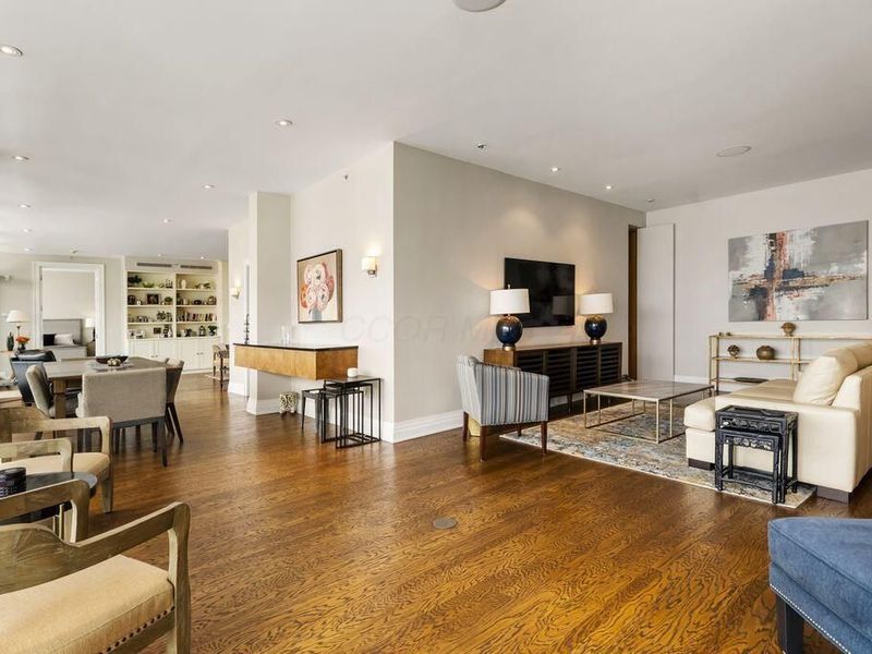 1 Miranova Place, Unit 2200, Columbus, OH 43215 Photo 10