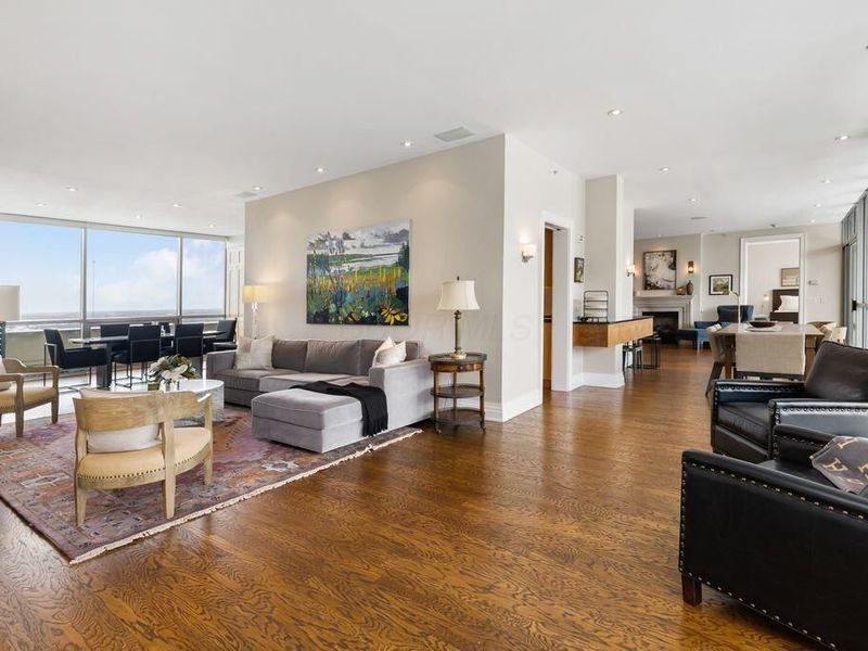 1 Miranova Place, Unit 2200, Columbus, OH 43215 Photo 22