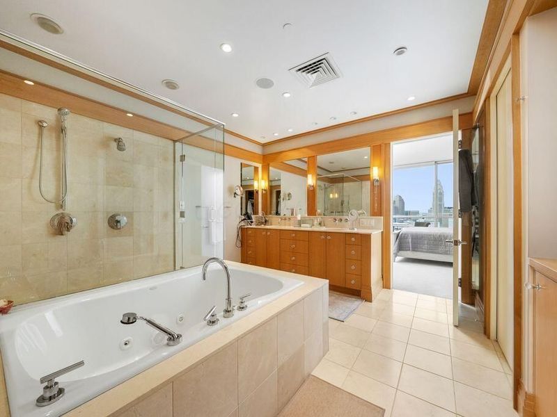 1 Miranova Place, Unit 2200, Columbus, OH 43215 Photo 29