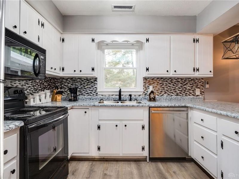 75 Country Manor Drive, Unit SE, Washington Court House, OH 43160 Photo 18