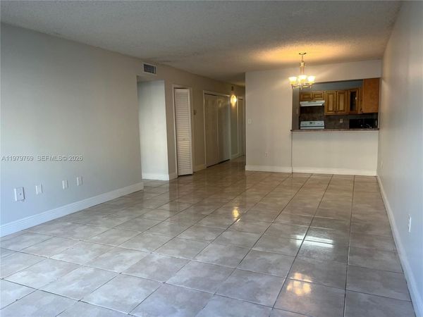 6950 Miami Gardens Dr, Unit 2-117, Hialeah, FL 33015