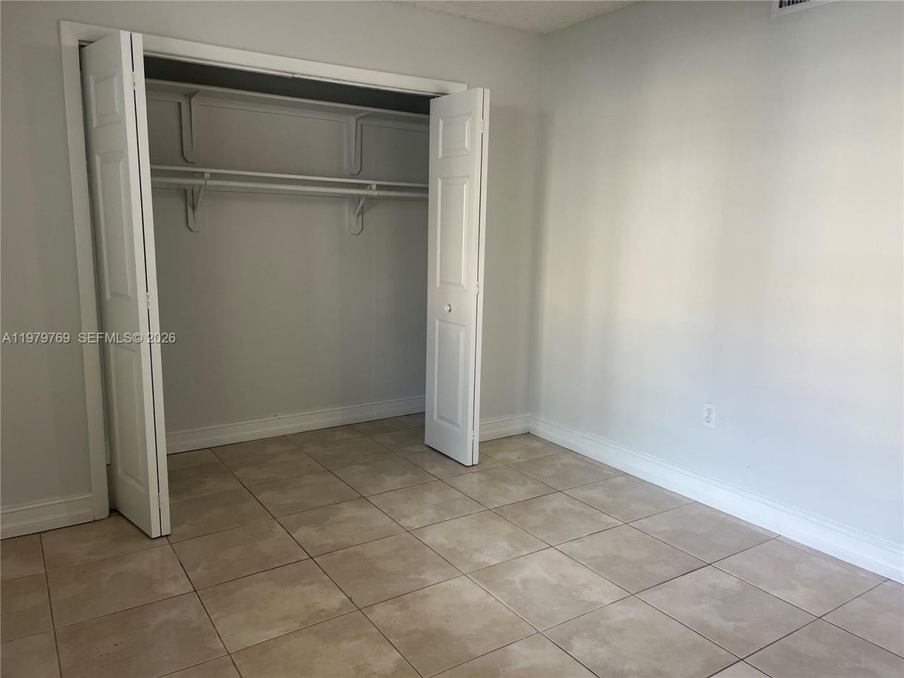 6950 Miami Gardens Dr , Unit 2-117, Hialeah, FL 33015 Photo