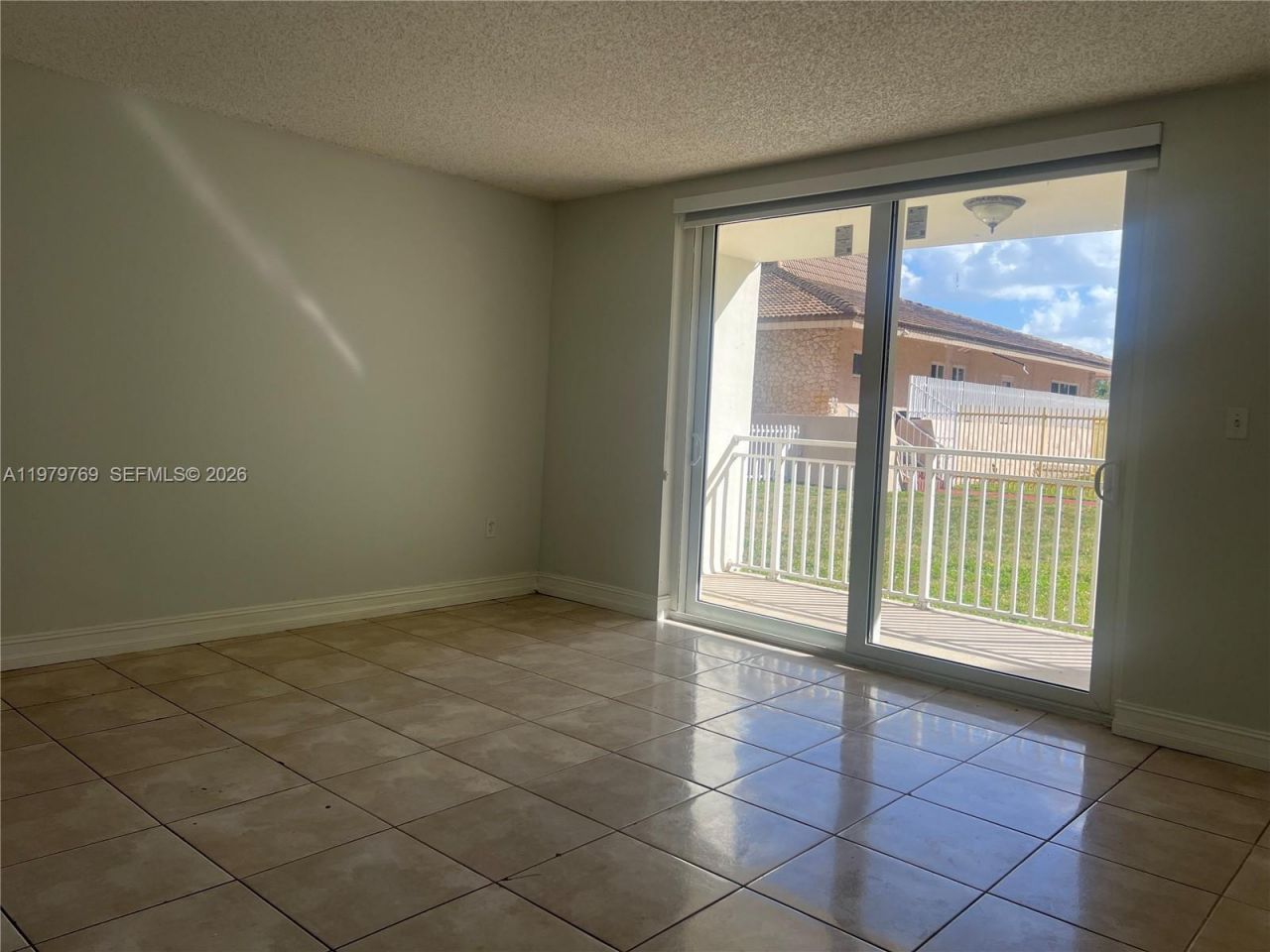 6950 Miami Gardens Dr , Unit 2-117, Hialeah, FL 33015 Photo