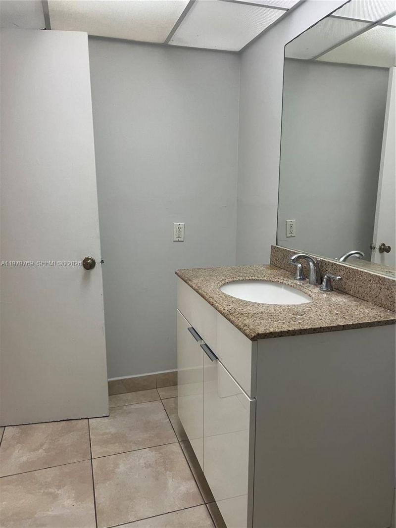 6950 Miami Gardens Dr , Unit 2-117, Hialeah, FL 33015 Photo