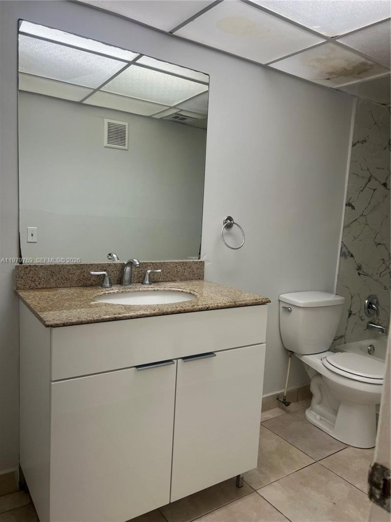6950 Miami Gardens Dr , Unit 2-117, Hialeah, FL 33015 Photo
