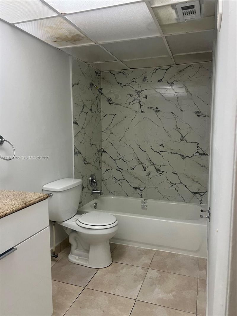 6950 Miami Gardens Dr , Unit 2-117, Hialeah, FL 33015 Photo