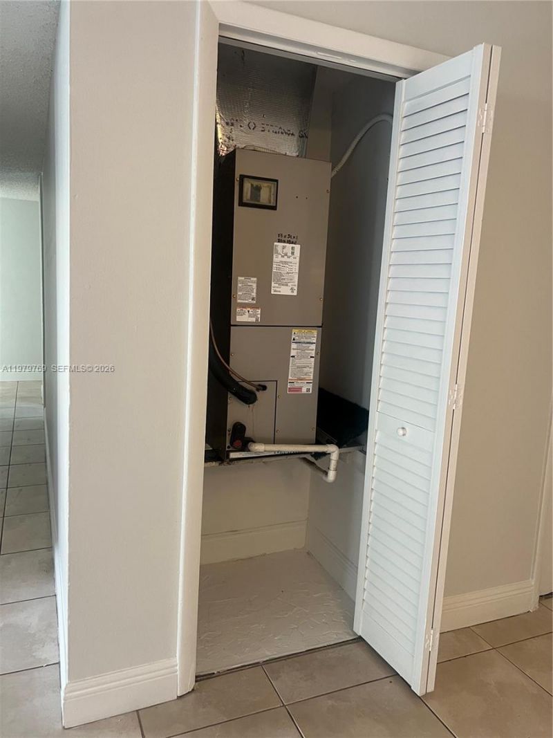 6950 Miami Gardens Dr , Unit 2-117, Hialeah, FL 33015 Photo