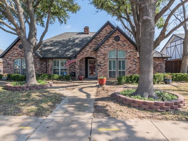 2328 Stonegate Drive N, Bedford, TX 76021