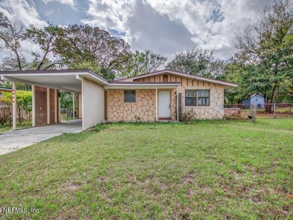 6886 TOM THUMB Drive, Jacksonville, FL 32210