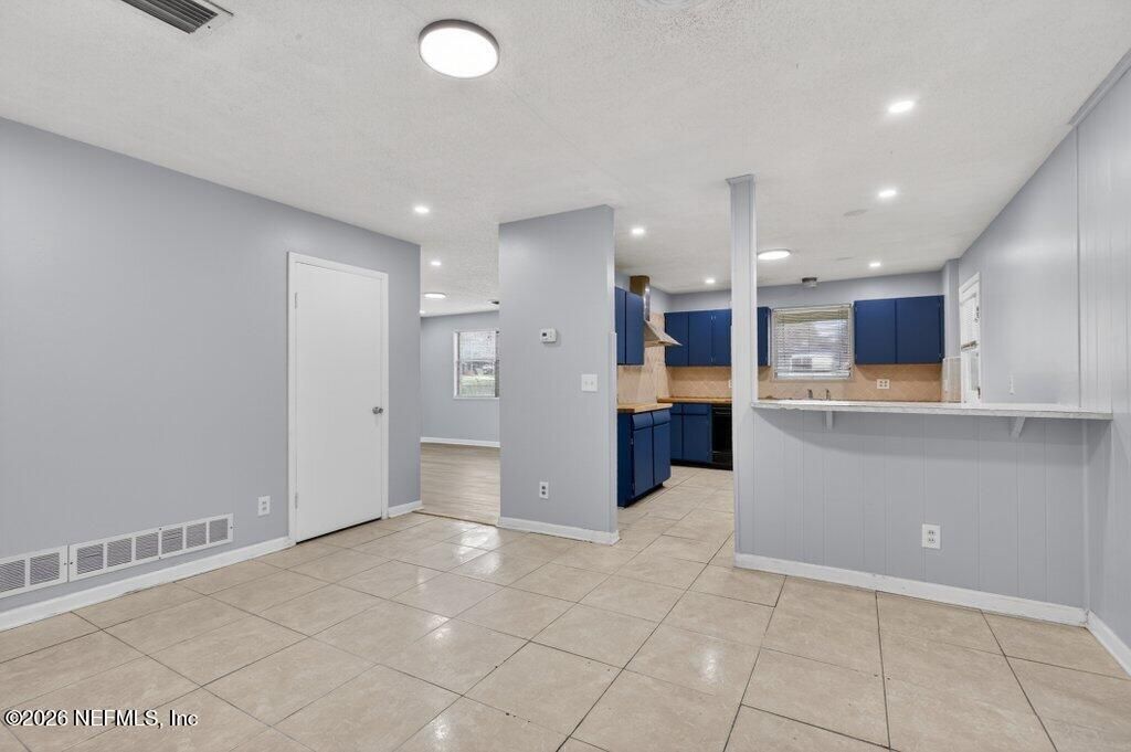 6886 Tom Thumb Drive, Jacksonville, FL 32210 Photo