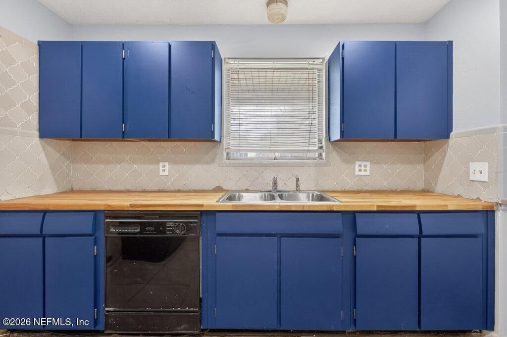 6886 Tom Thumb Drive, Jacksonville, FL 32210 Photo