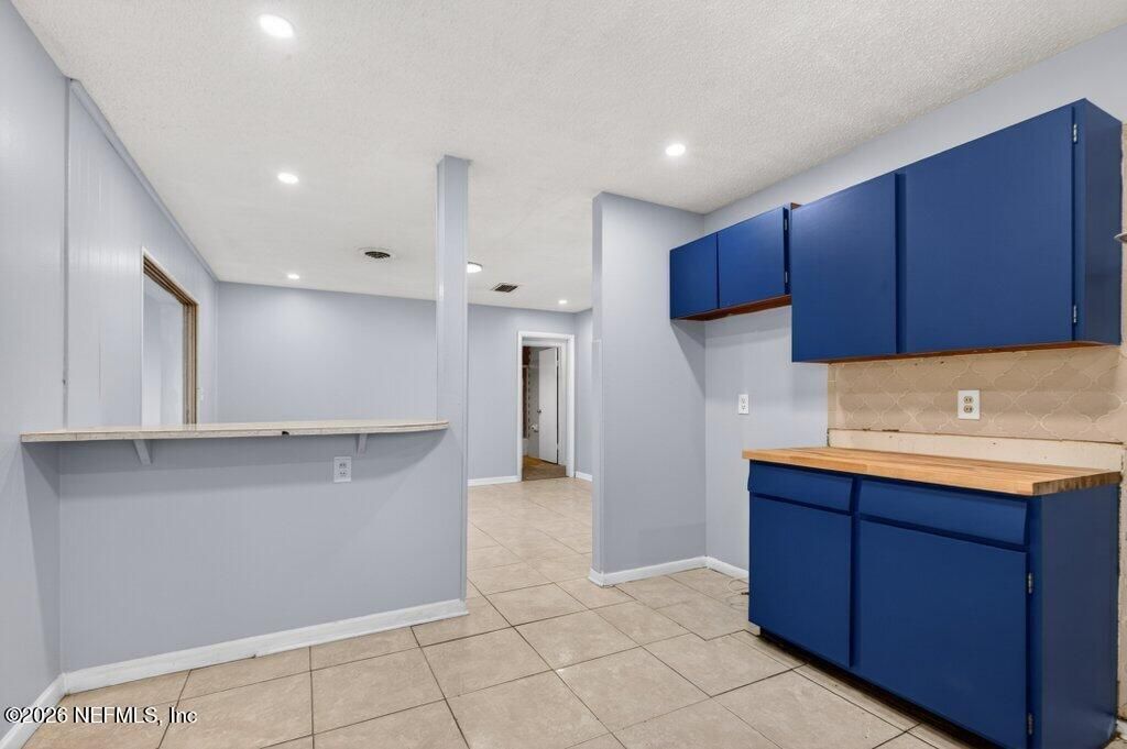 6886 Tom Thumb Drive, Jacksonville, FL 32210 Photo